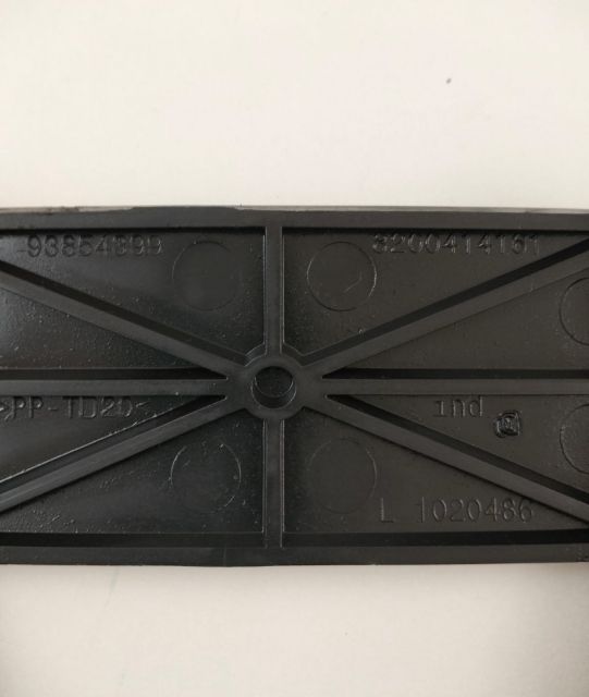 Ornament trager 8200414161 Nissan Primastar prima generatie (facelift