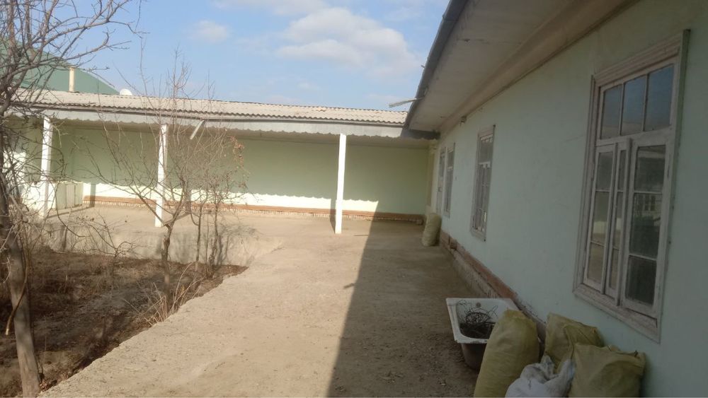 Gijduvonda 5.5 so’tiq xovli sotiladi