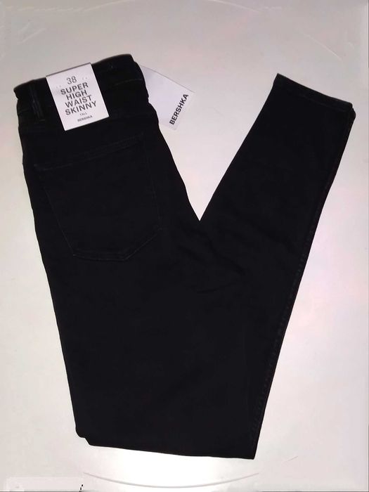 "Bershka"Белые,ГолубыеДжинсы Новые