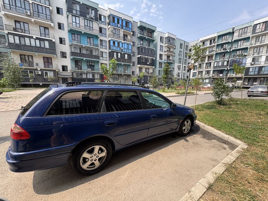 Авенсис продается срочно