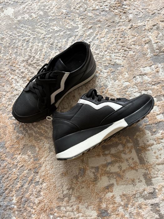 Продам Туфли и кроссовки