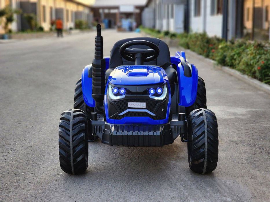 Pultli moshina. Siniy traktor