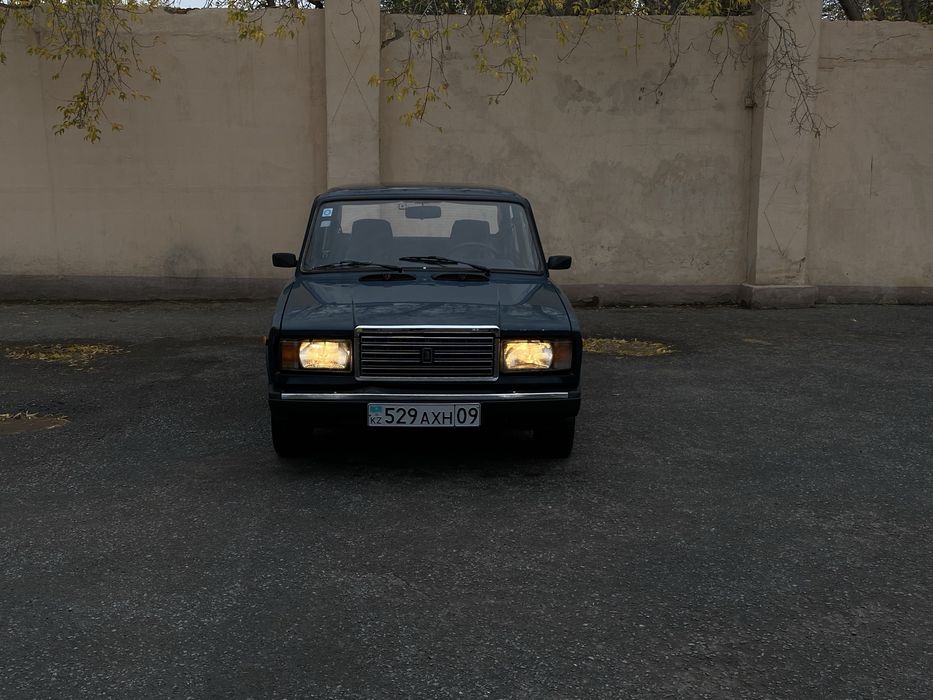 ваз 2107  в хорошем состояний