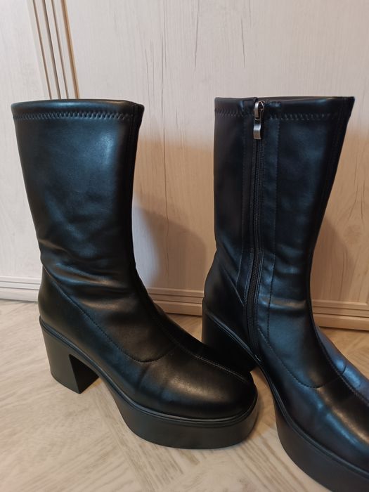 Ботинки чёрные, каблук