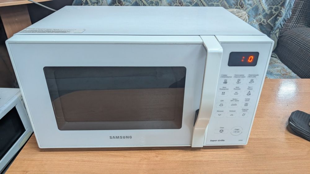 Продам микроволновую печь Samsung