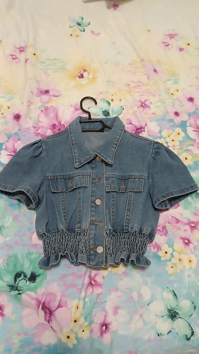 Дамско късо дънково яке