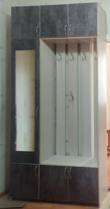 Прихожая размером 2.4*1.2