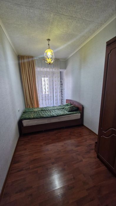 ЧИРЧИК ШАХРИДА арендага  КВАРТИРА  10-микрорайонда 2 хоналииссик сув