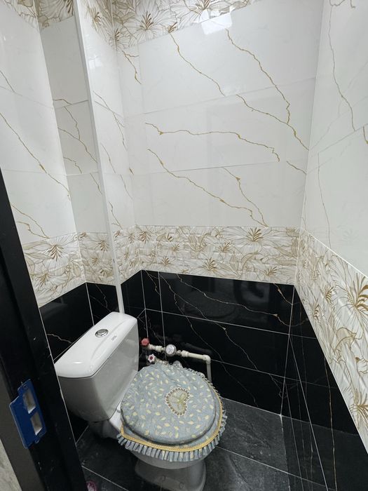 5-mikrda 2 xonali uy sotiladi 1-qavat