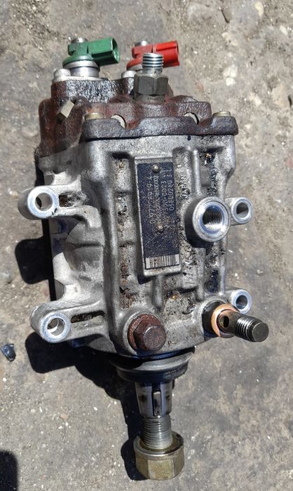 Pompa inalte  injectie 3.0 diesel y30DT Opel Vectra C / Signum / Saab