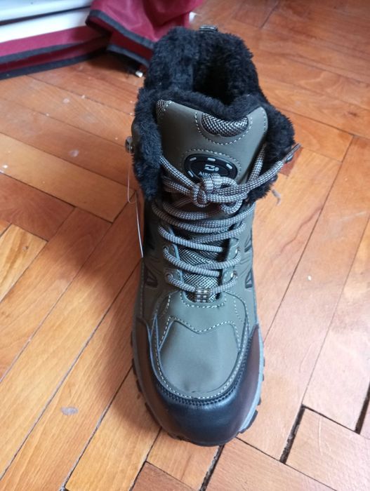Зимни туристически обувки 43,44