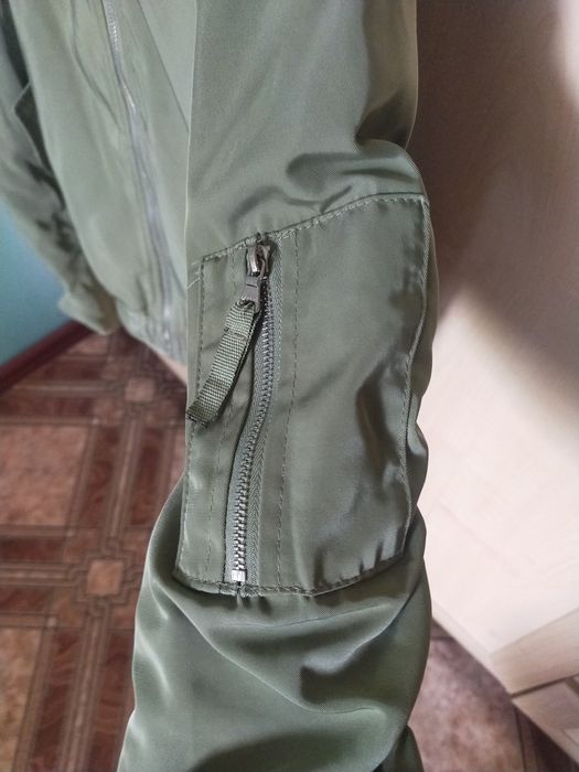 Ветровка женская