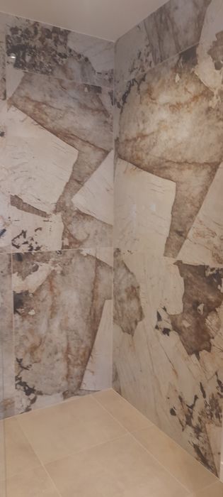 Vând gresie modernă