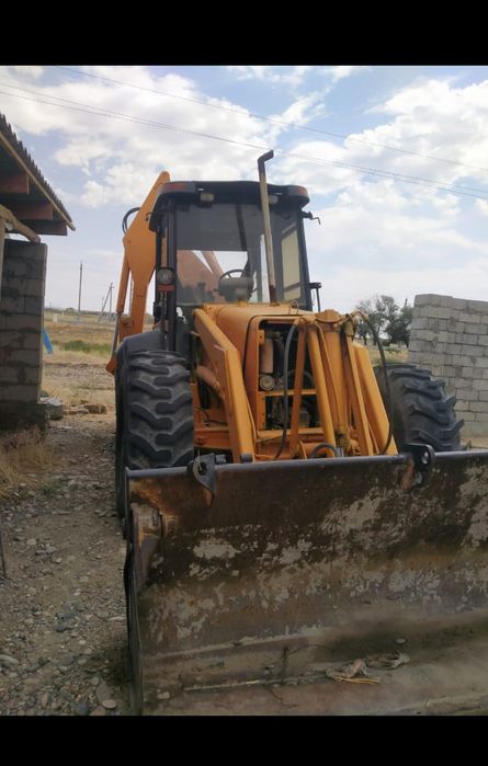 Экскаватор погрузчик 3/1 Case