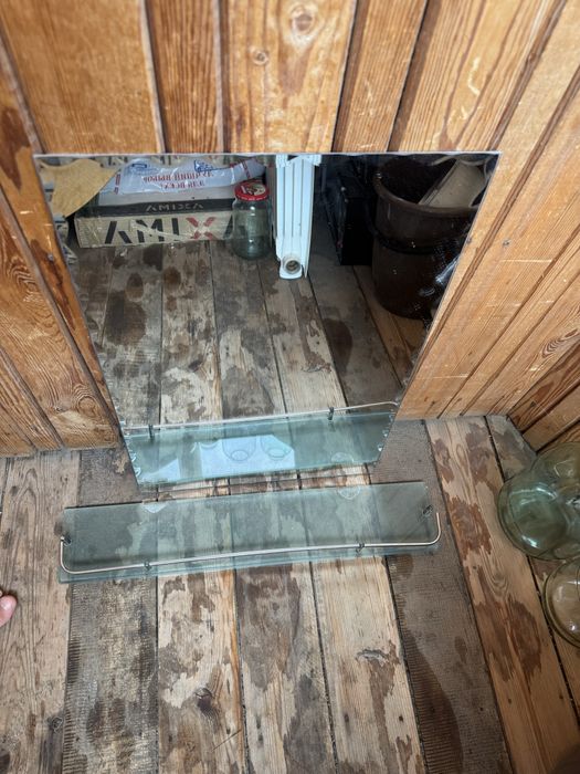 Зеркало с подставкой