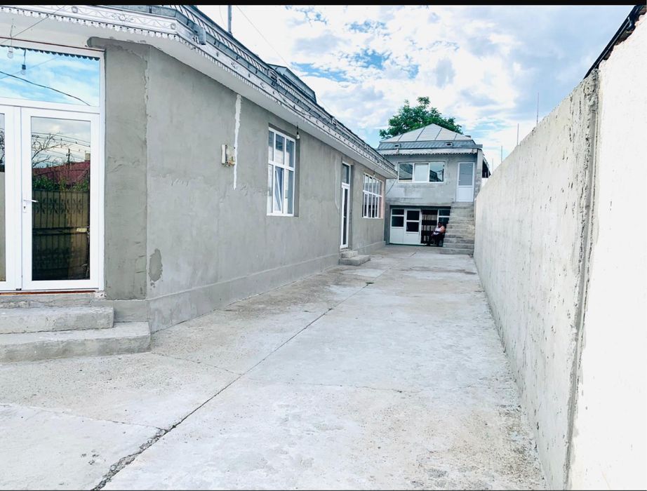 Vand casa zona centrala