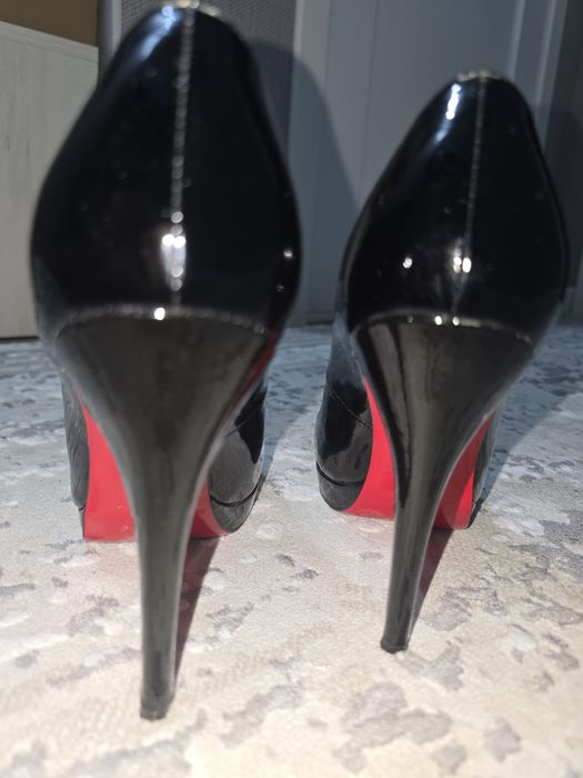 Стильные туфли 40 размера