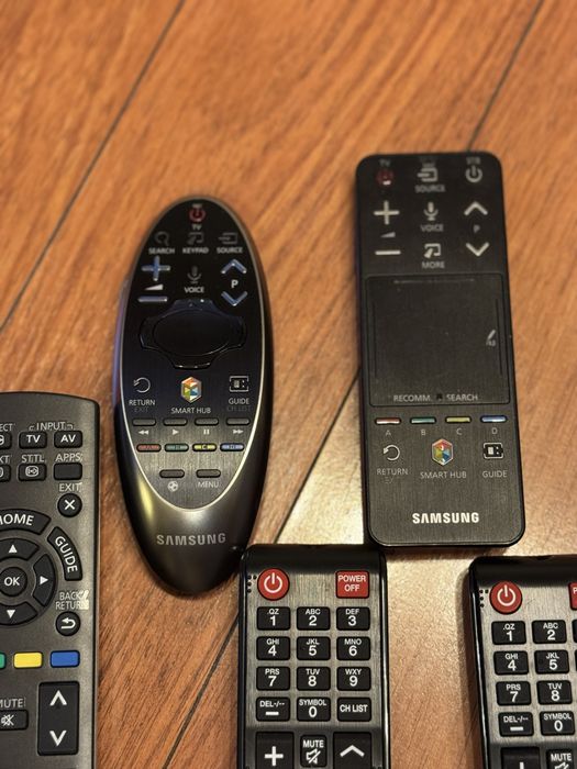 Vand telecomenzi originale samsung si panasonic