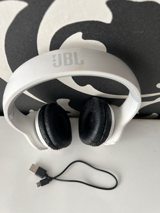 JBL Everest 300BT wireless Bluetooth 4.1