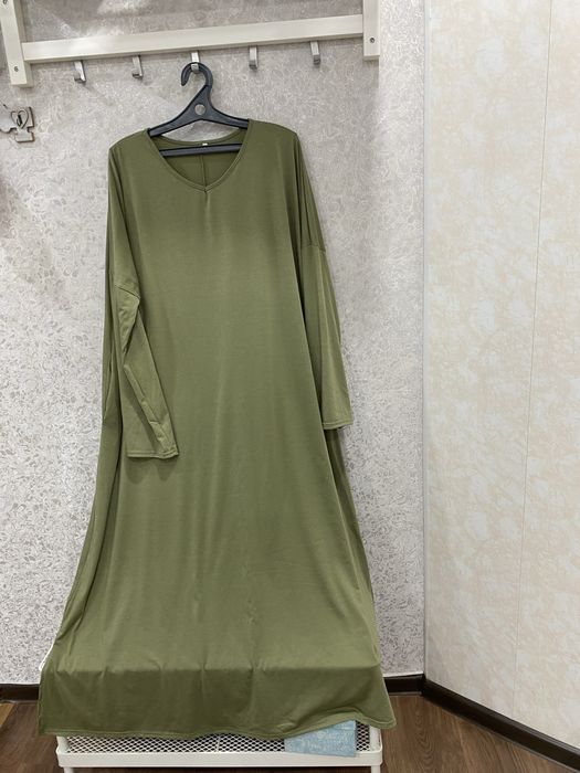 Платье новое очень красивые  цены от 4000