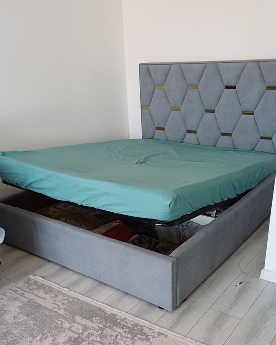 Продам камод и кровать.