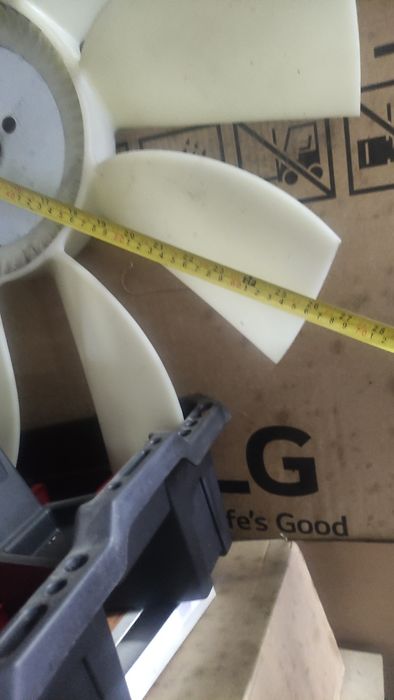 Вентилятор охлаждения двигателя