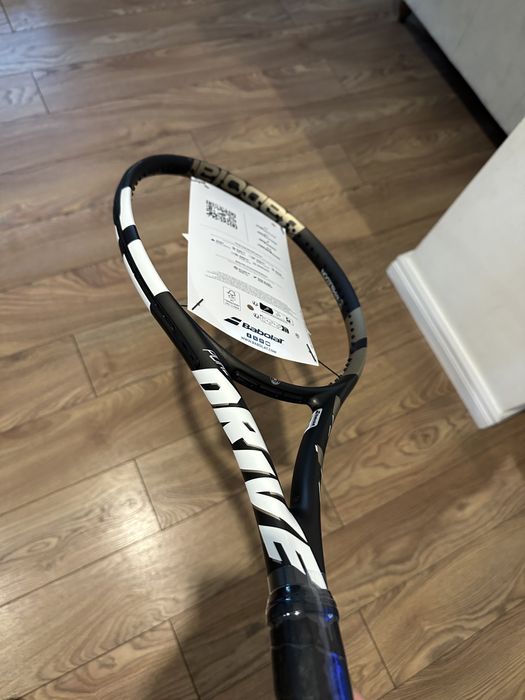 Racheta Babolat Pure Drive Wimbledon 2025,greutate 300g,cap 100