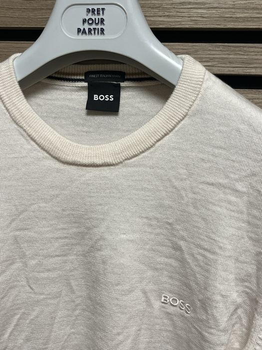 Hugo Boss : Finest Italian Yarn -100% Вълна размер S / Оригинал