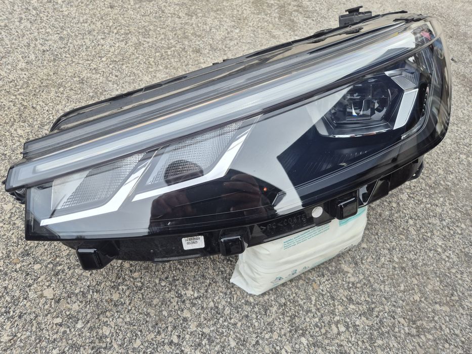 Ляв фар Фолксваген Пасат Б9 VW Passat B9 Led Full фарове