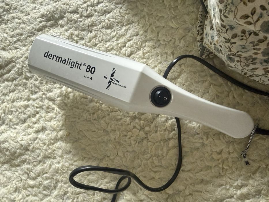 Aparat fototerapie UV-A Dermalight 80 Dr. Hönle – funcțional