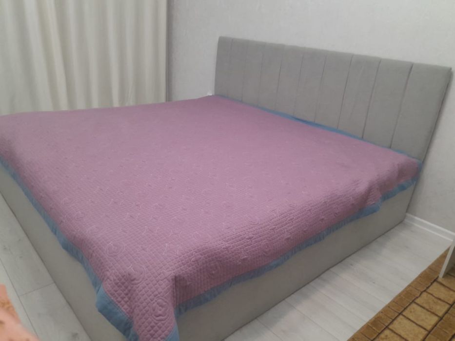 Продам двухспальную кровать