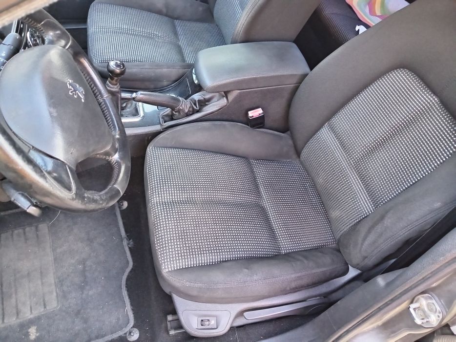 Vând Peugeot 407