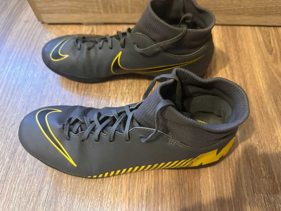 Nike Mercurial стоножки за футбол