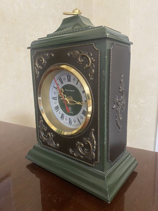 Часы Янтарь кварц СССР