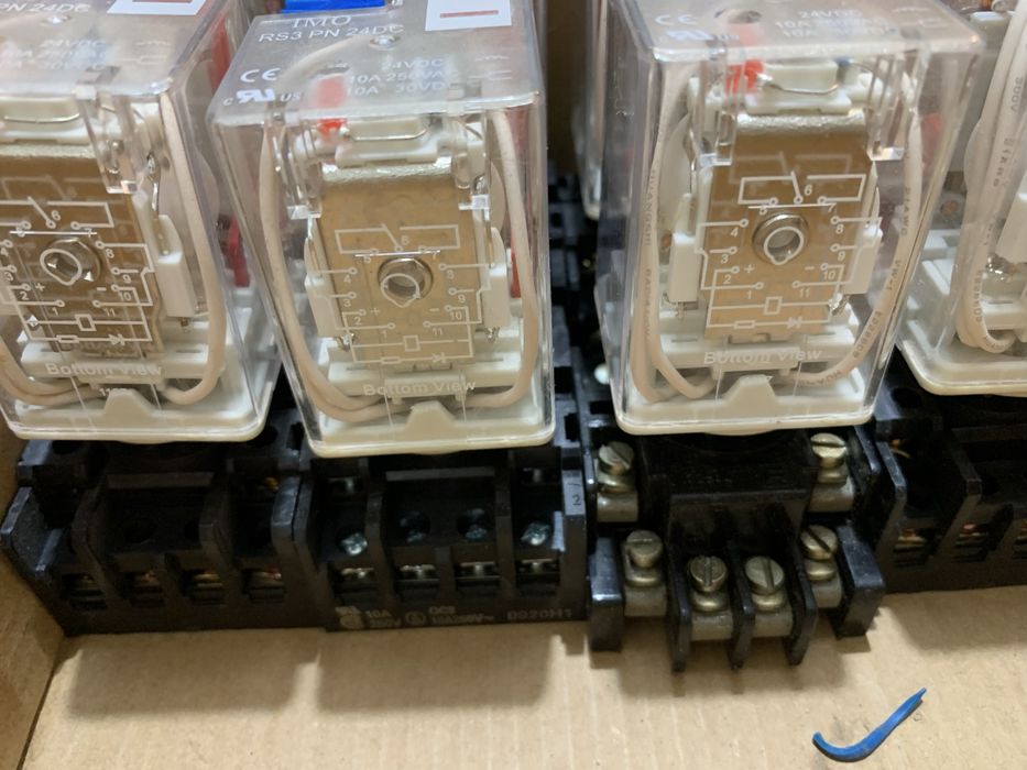 Temporizatoate- relee intarziere -socluri