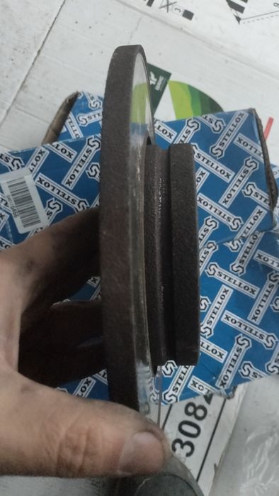Продам тормозные диский гольф 3 венто