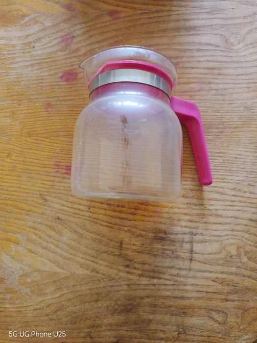 Чаши 6 бр. и  кана