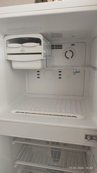 Продам Холодильник LG