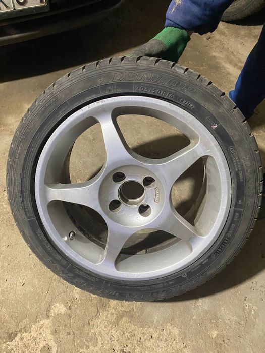 Шины на 16 с титановым диском