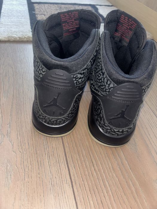 Vând adidași Nike Air Jordan