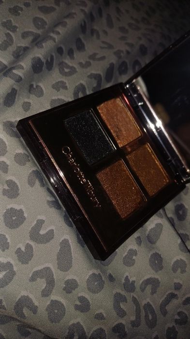 CharlotteTilbury eye shadow palette