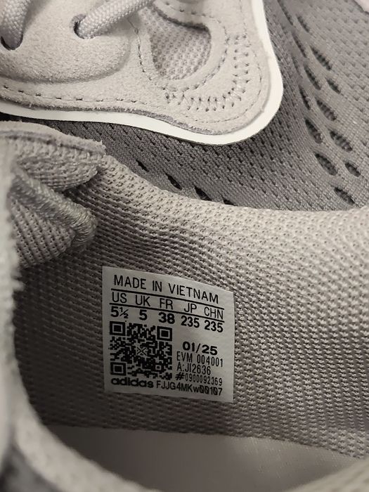 Adidas Originals Ozweego gri deschis cu alb mărimea 38 noi originali