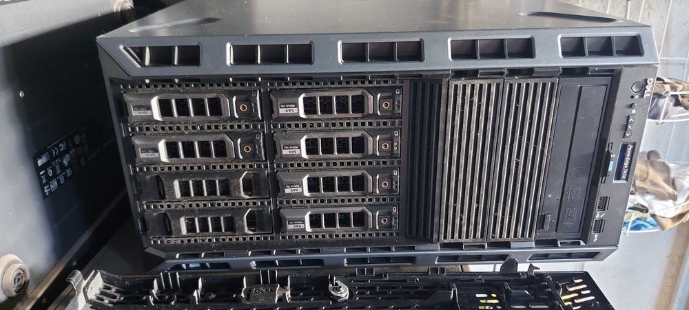 Server DELL PowerEdge T430, 64gb ram ddr4, 2x Xeon E5-2630 v4, 6x600gb hdd sas, 2xPsu 1100w, Idrac Garantie 1 luna