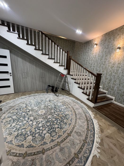 Дуплекс квартира сотилади