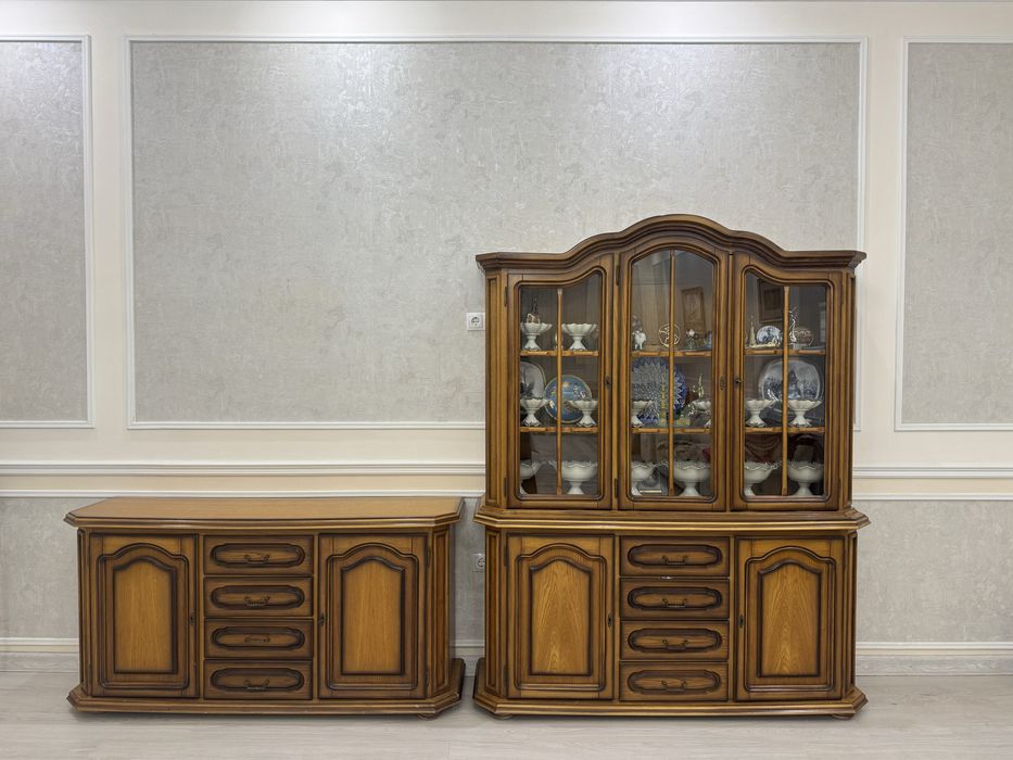 Шкаф-витрина продажа