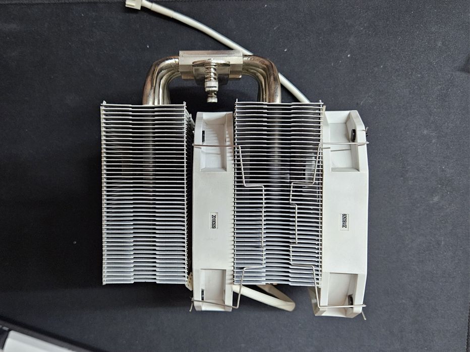 Кулер с двумя башнями Phanteks