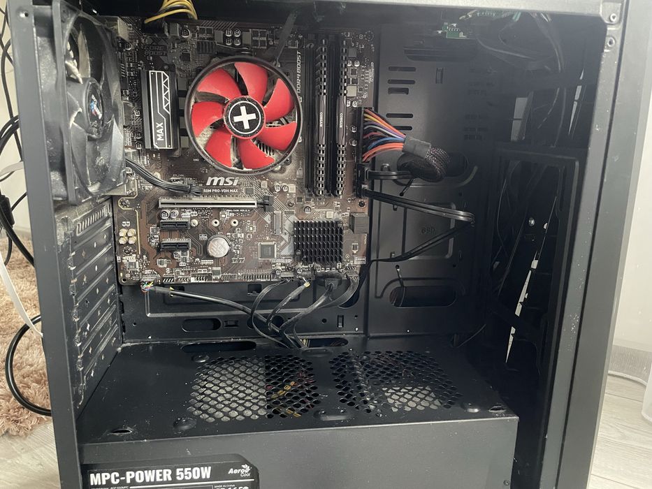 PC Ryzen 3 3200G / 16GB RAM / SSD 256GB + HDD 500GB + LG UltraWide 29” 75Hz