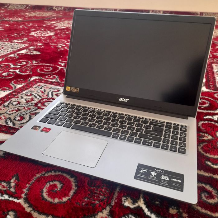 Acer rayzen 3 yamgi qardak bor