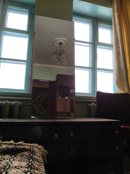 Продам зеркало-трюмо