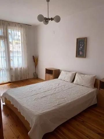 Дава се под наем Тристаен апартамент в Пловдив, Кършияка - 105 кв.м за 385 € - Снимка #3